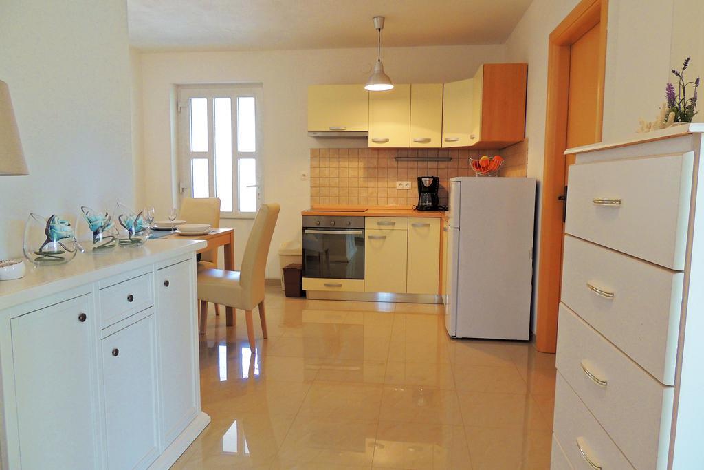 Private accommodation KIRINCIC Vrh  Esterno foto