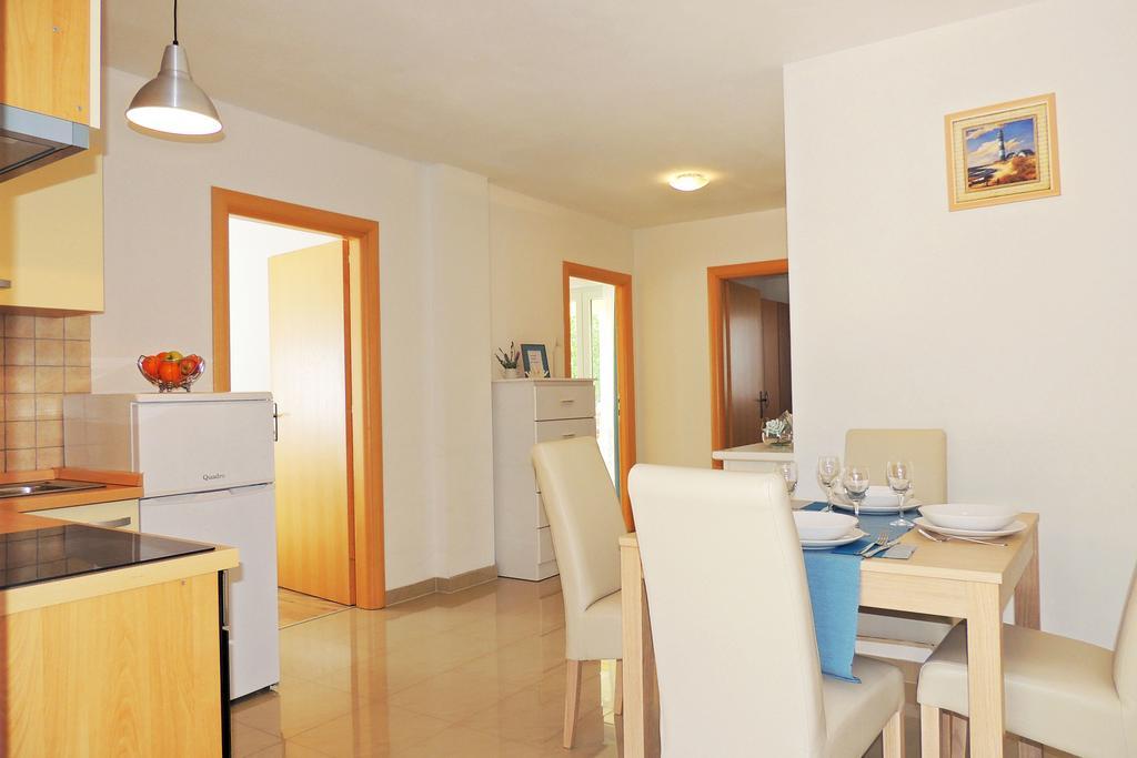 Private accommodation KIRINCIC Vrh  Esterno foto